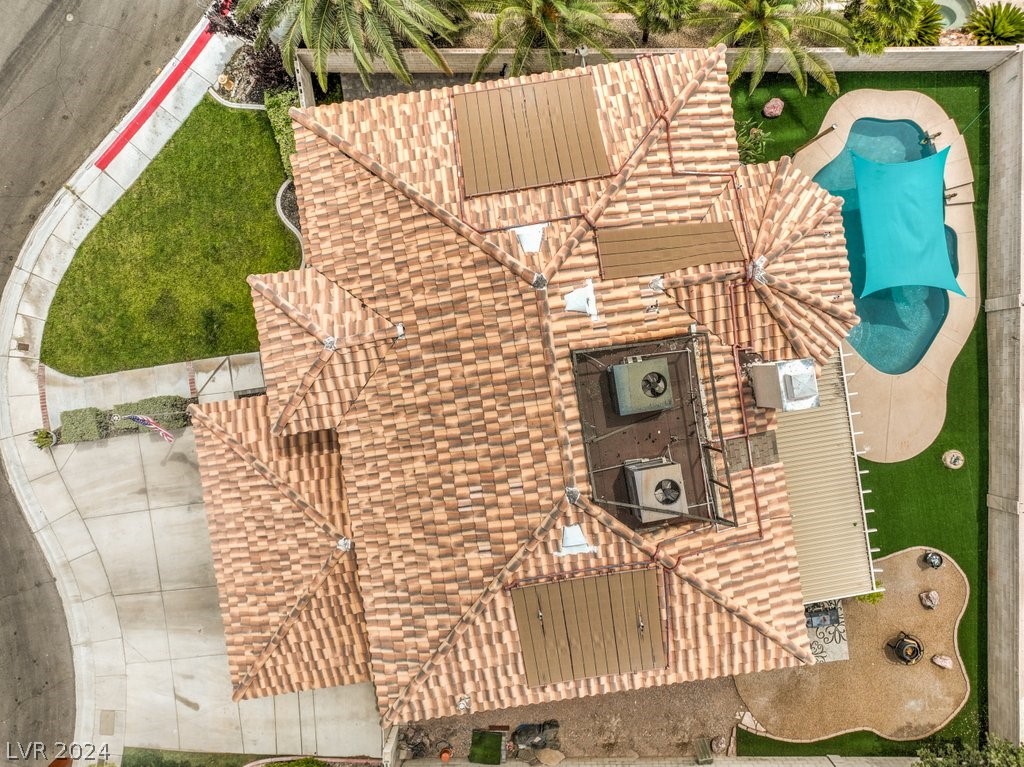 8937 Sailplane Avenue