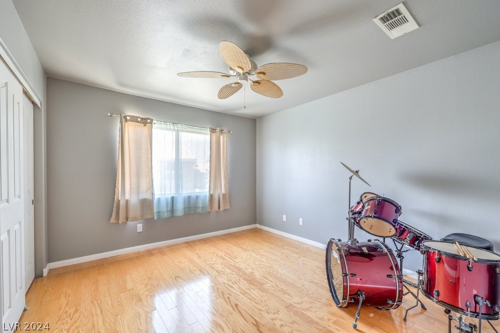 8937 Sailplane Avenue