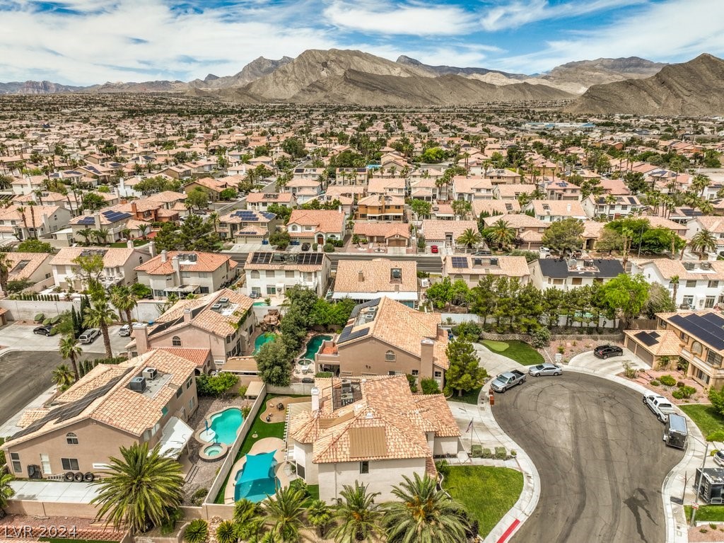 8937 Sailplane Avenue