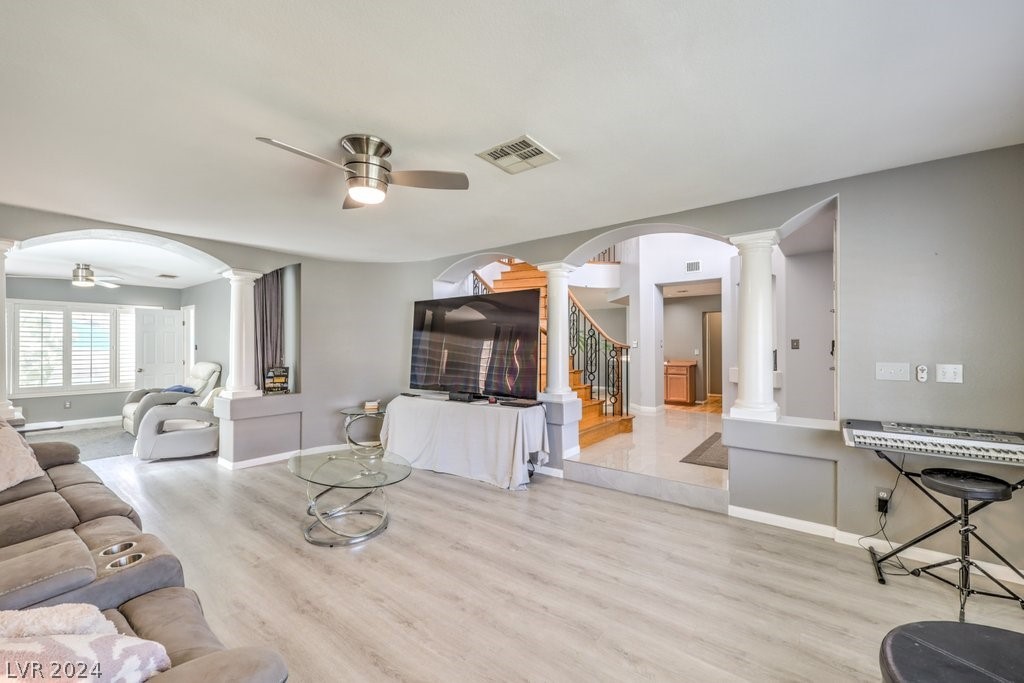 8937 Sailplane Avenue