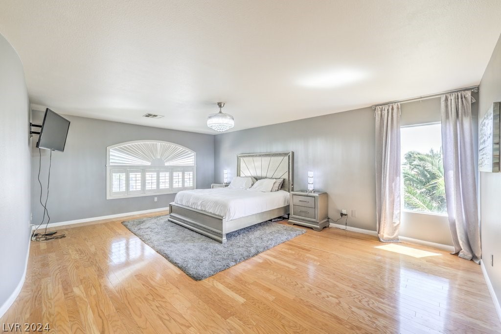 8937 Sailplane Avenue