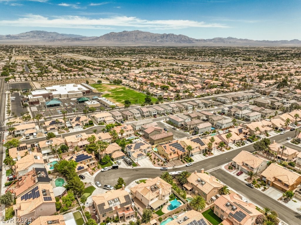 8937 Sailplane Avenue