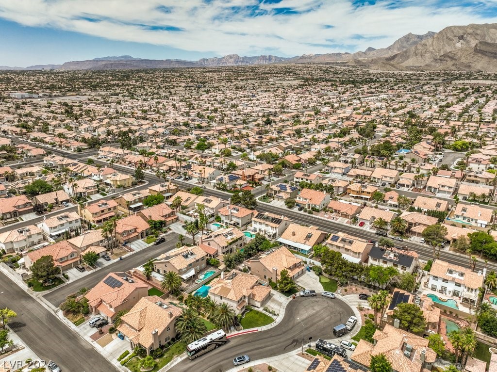 8937 Sailplane Avenue