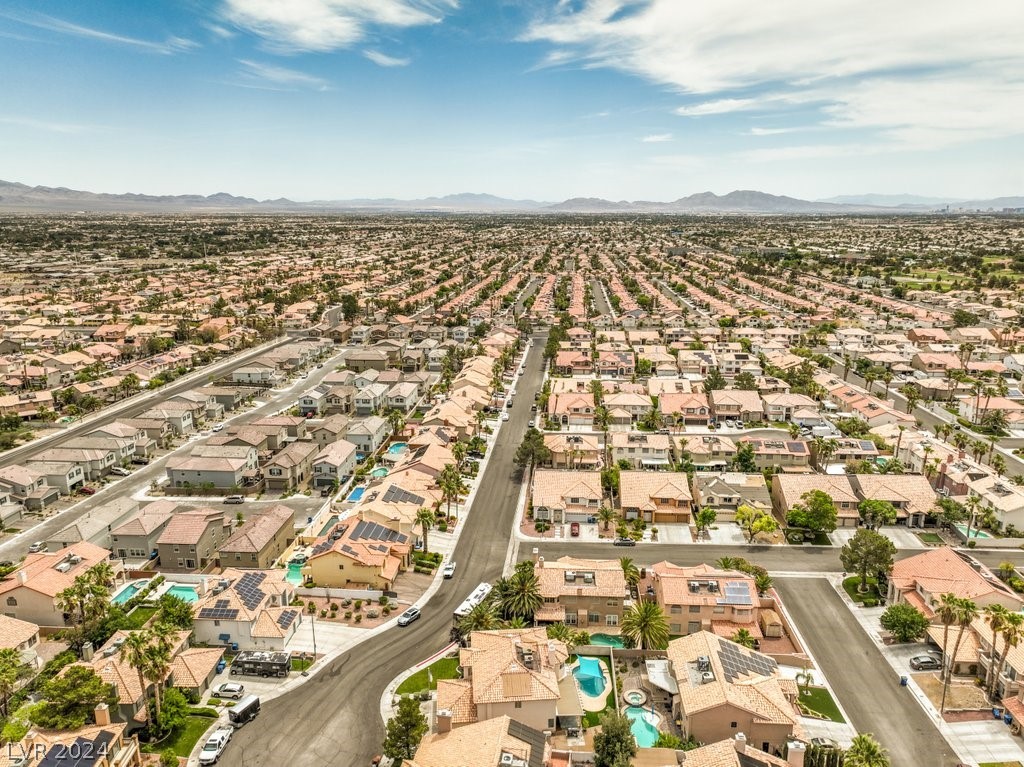 8937 Sailplane Avenue