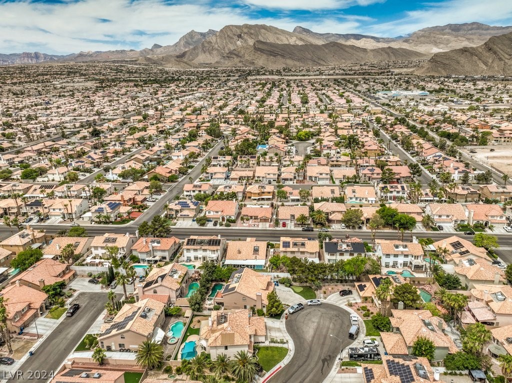 8937 Sailplane Avenue