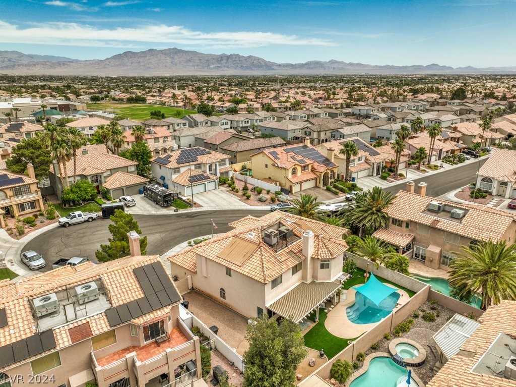 8937 Sailplane Avenue