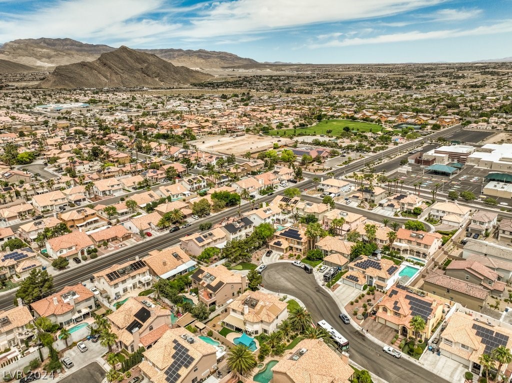 8937 Sailplane Avenue