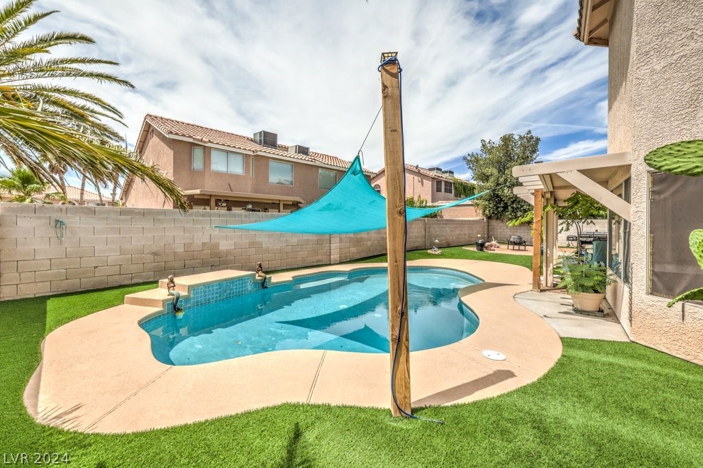 8937 Sailplane Avenue