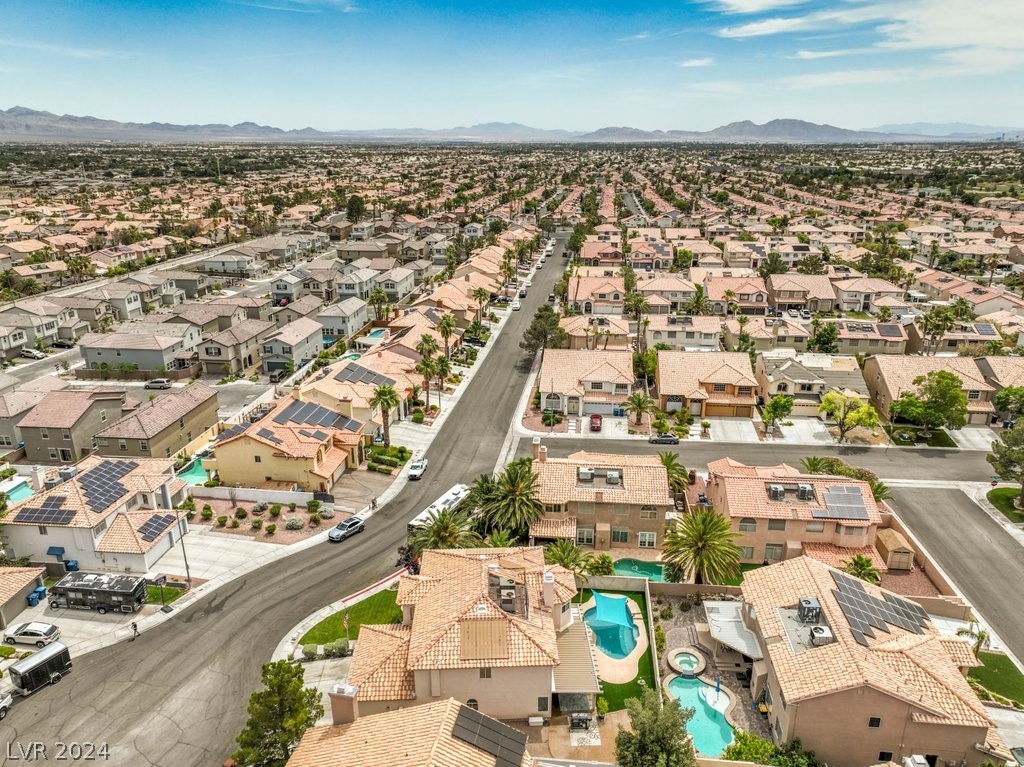 8937 Sailplane Avenue