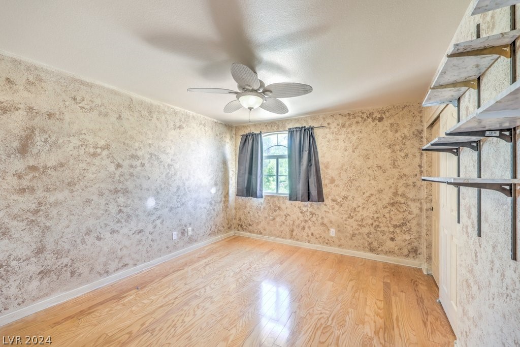 8937 Sailplane Avenue