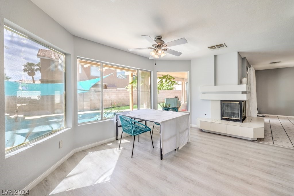 8937 Sailplane Avenue