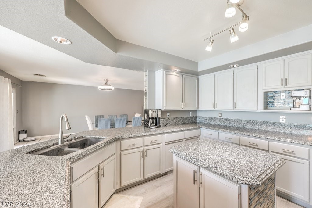 8937 Sailplane Avenue