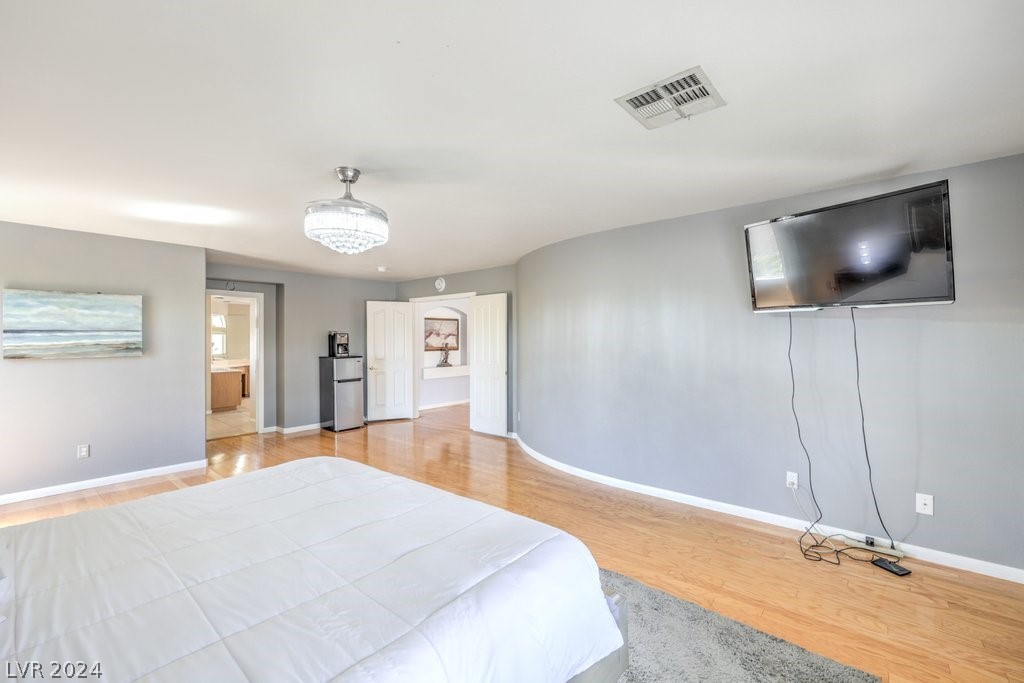 8937 Sailplane Avenue