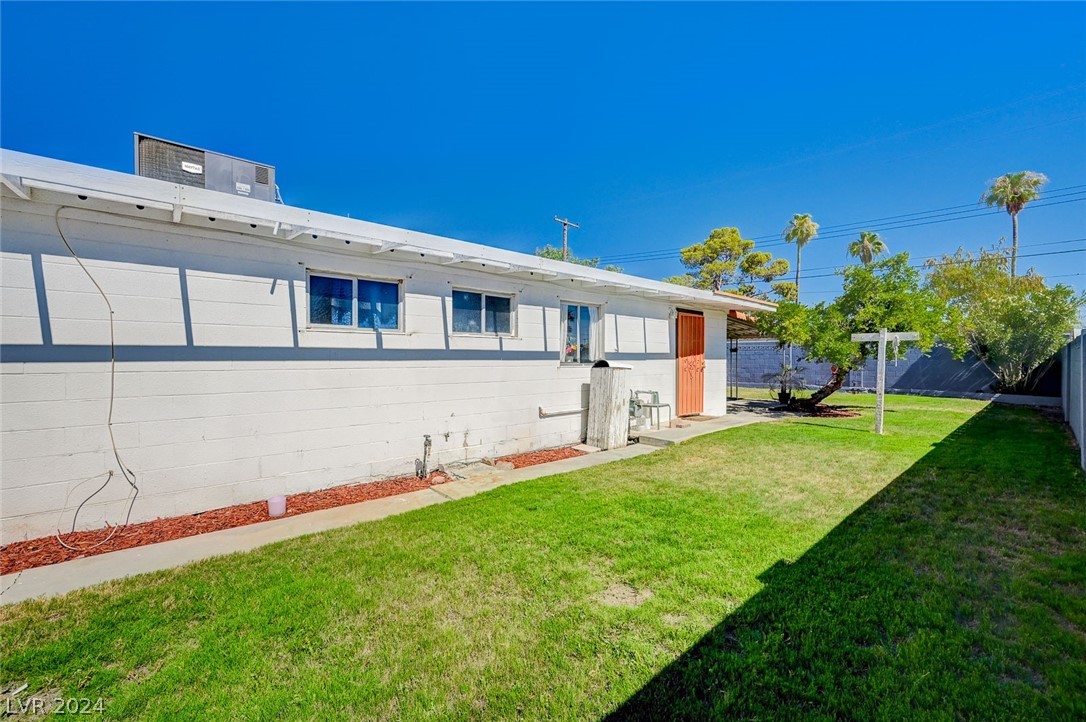1584 La Jolla Avenue