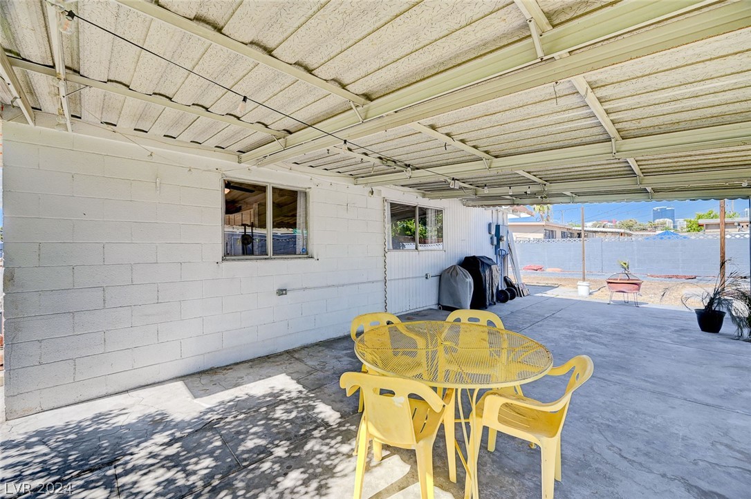 1584 La Jolla Avenue