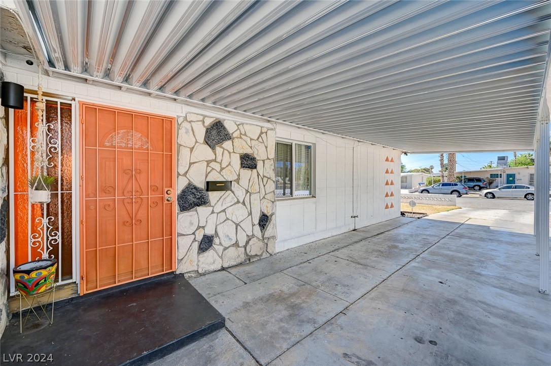 1584 La Jolla Avenue