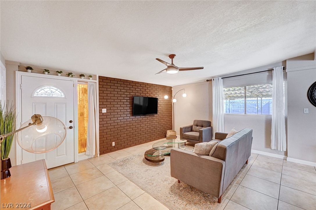 1584 La Jolla Avenue