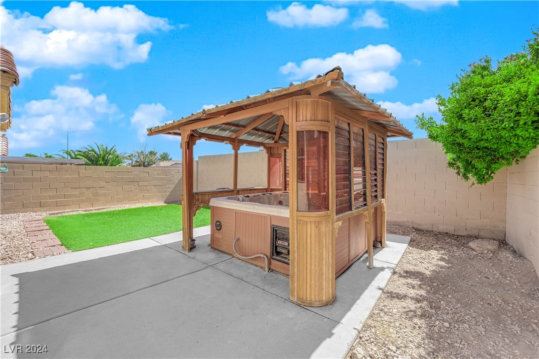 9137 Indian Breeze Drive