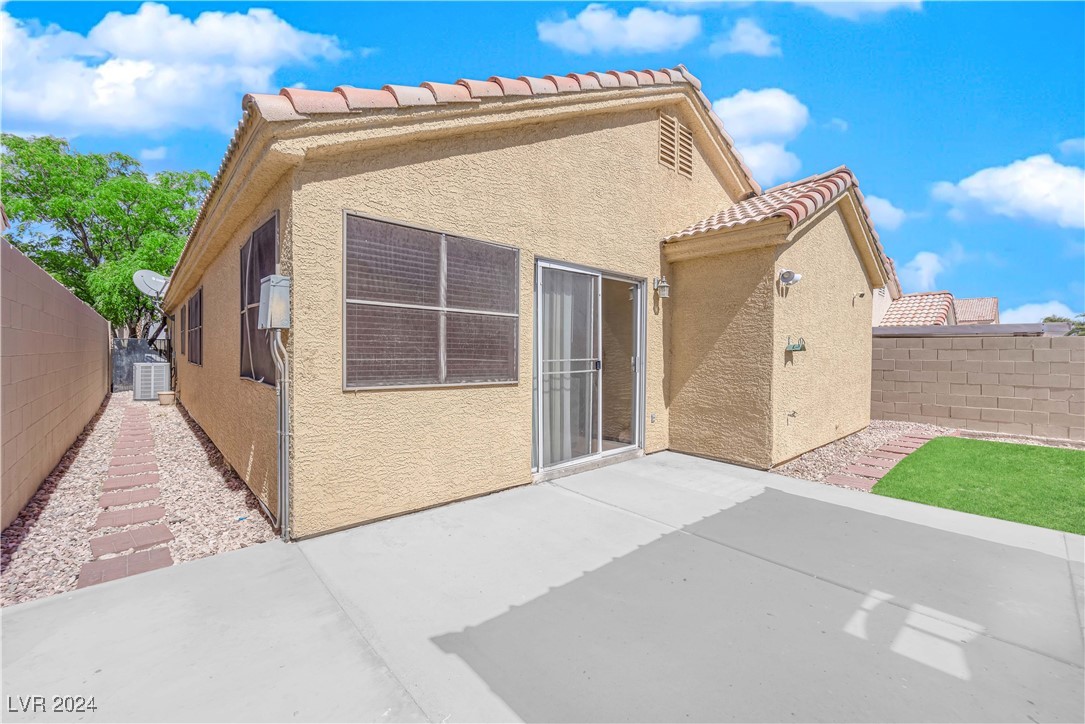 9137 Indian Breeze Drive