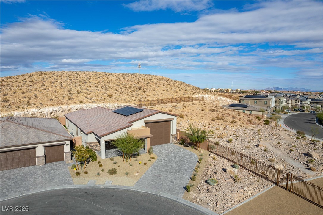 9570 Thistle Creek Avenue