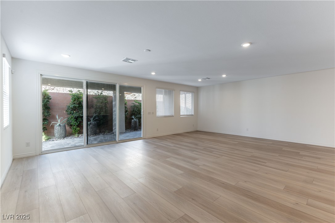 9570 Thistle Creek Avenue