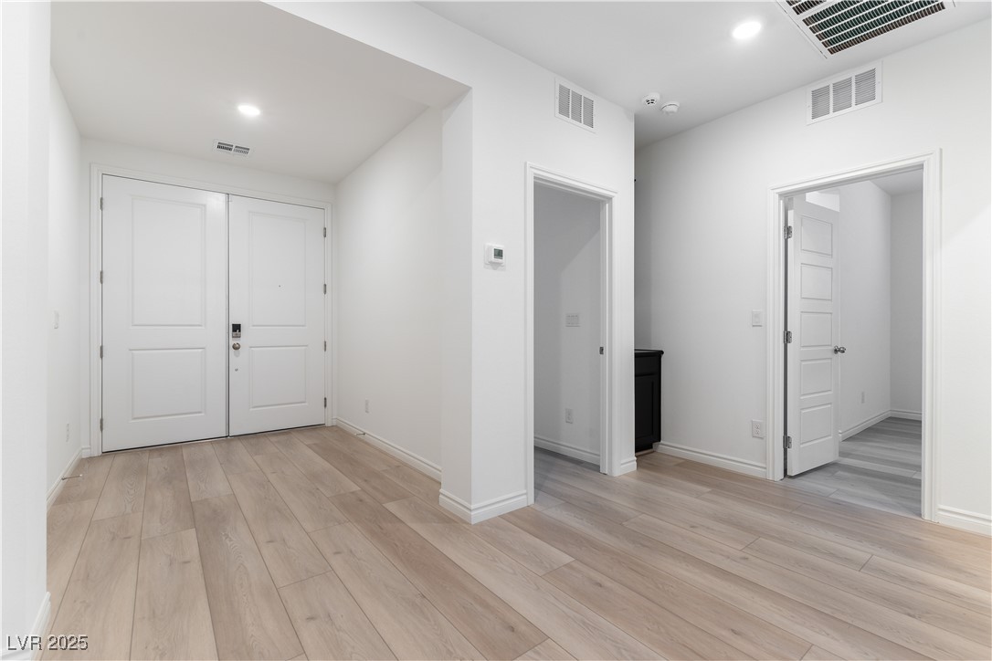 9570 Thistle Creek Avenue