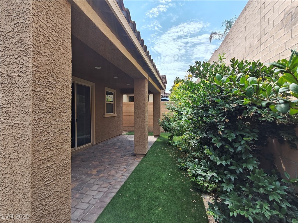 8105 Switchback Run Street
