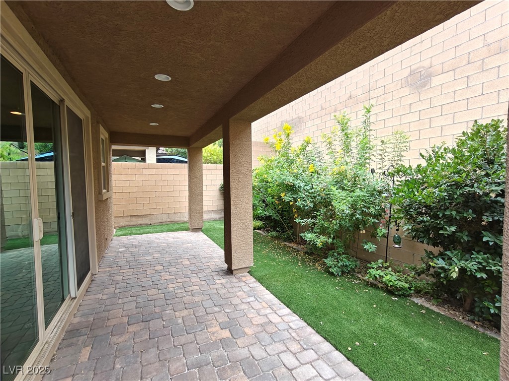 8105 Switchback Run Street
