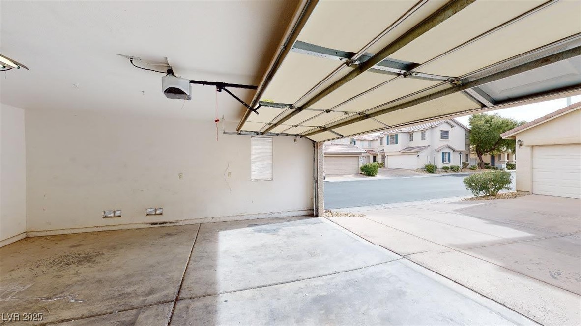 10245 Missouri Meadows Street