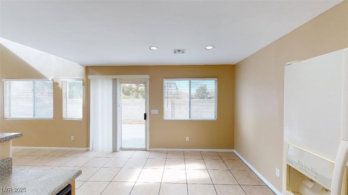 10245 Missouri Meadows Street