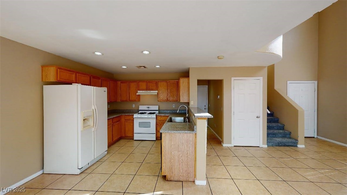 10245 Missouri Meadows Street