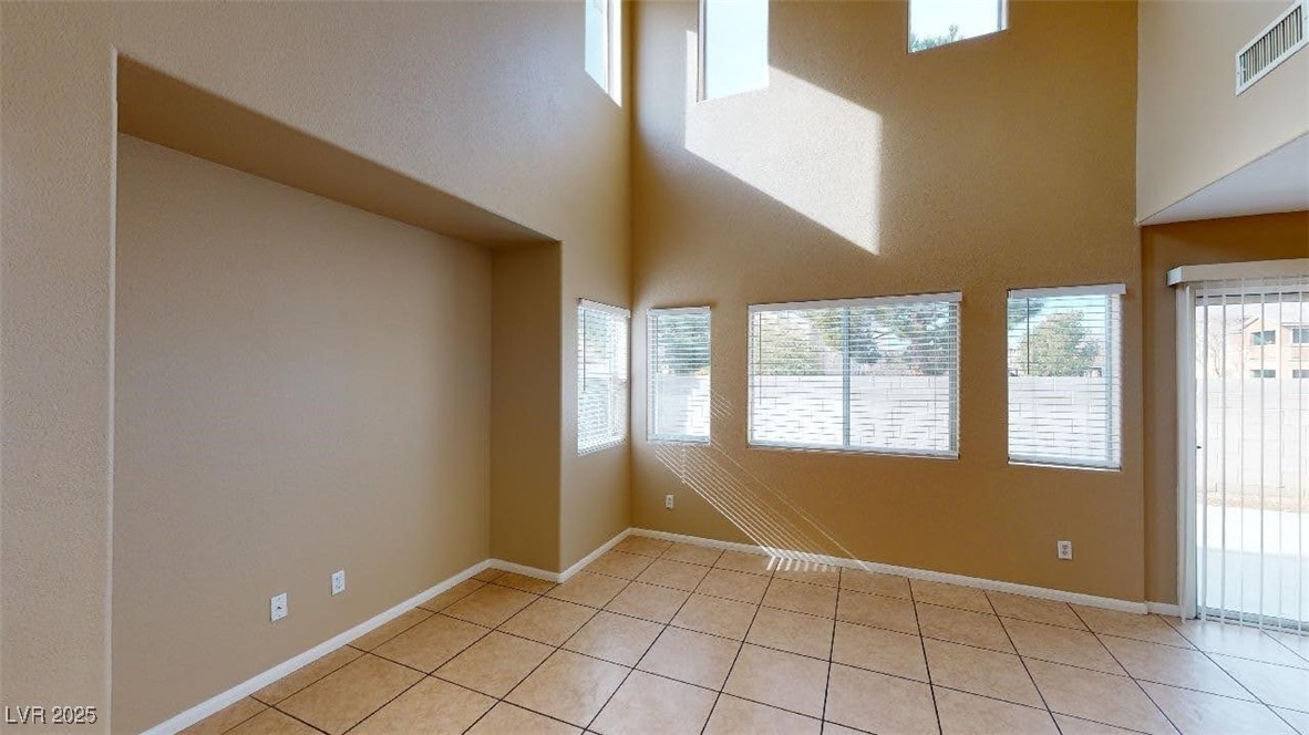 10245 Missouri Meadows Street