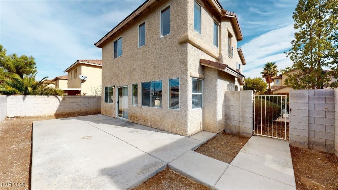 10245 Missouri Meadows Street