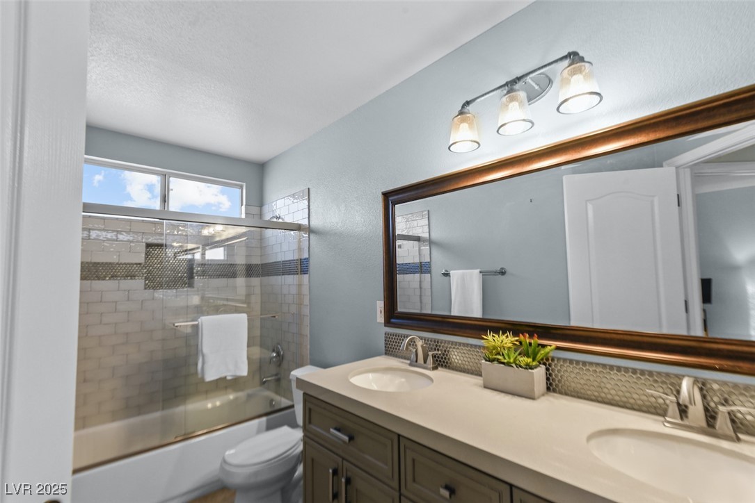 1725 Tesara Vista Place