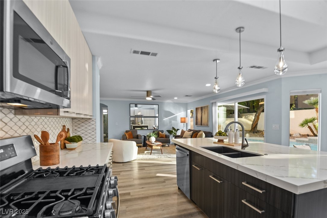 1725 Tesara Vista Place