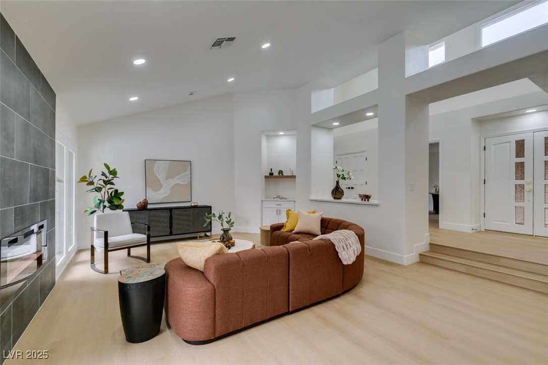 7157 Mission Hills Drive