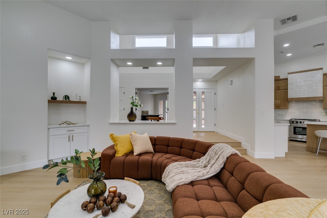 7157 Mission Hills Drive