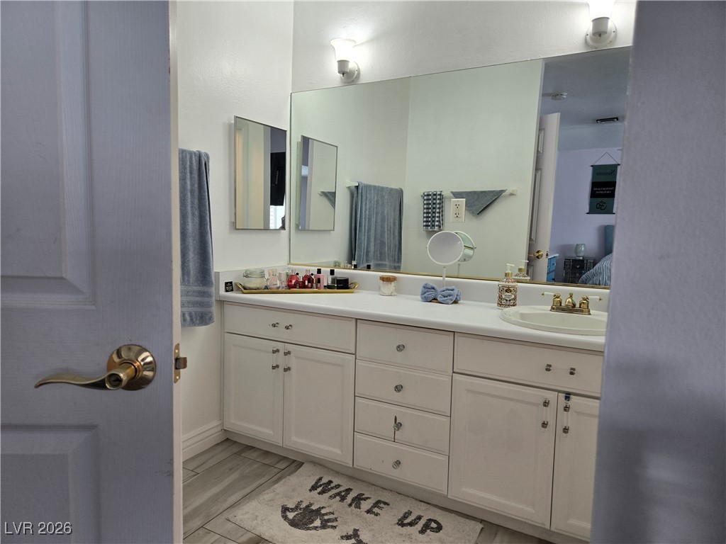 2706 Colanthe Avenue