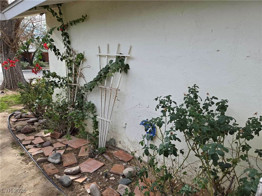 2706 Colanthe Avenue