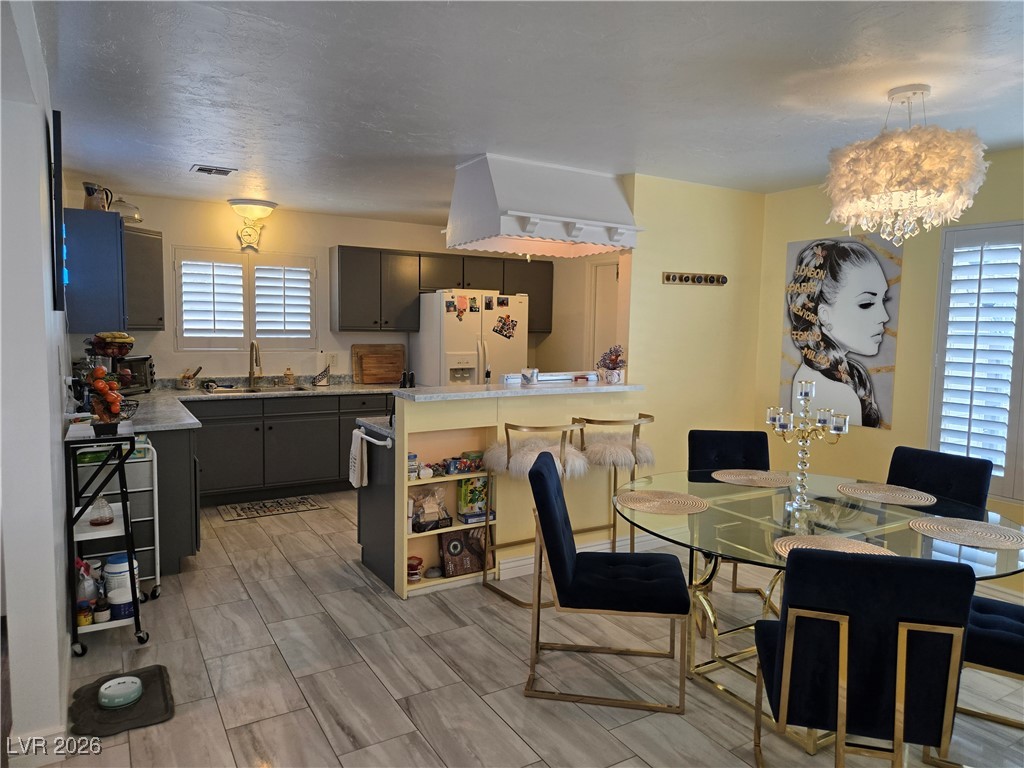 2706 Colanthe Avenue