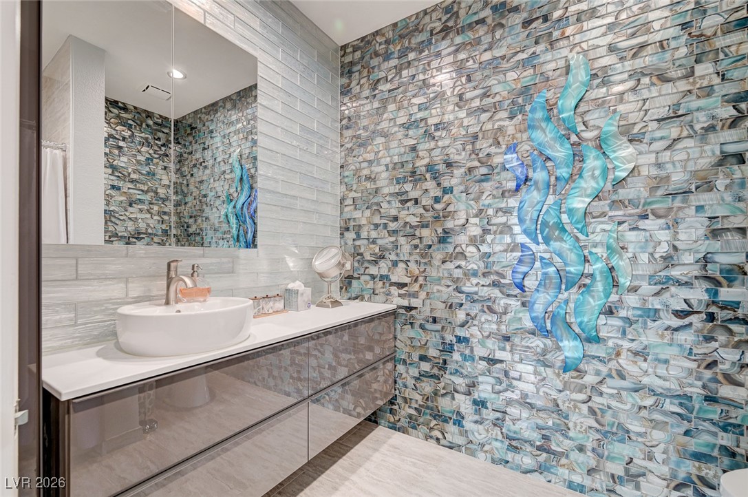 5250 South Rainbow Boulevard 2083