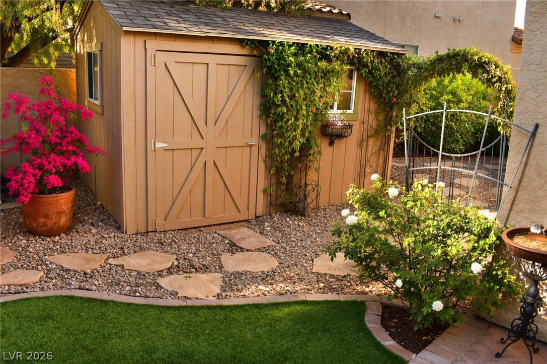 8205 Lucky Charm Court