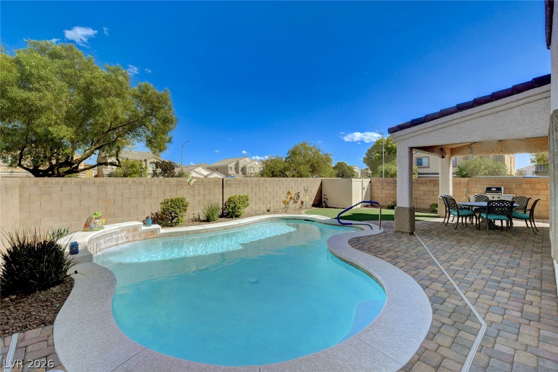 5508 Meridian Rain Street