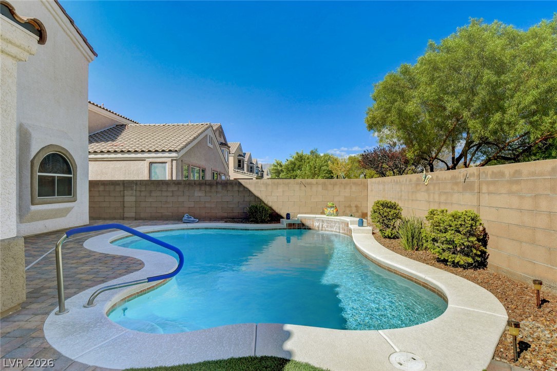 5508 Meridian Rain Street