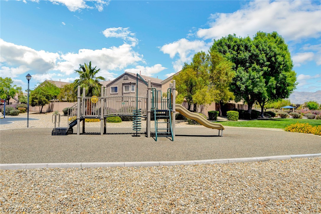 5508 Meridian Rain Street
