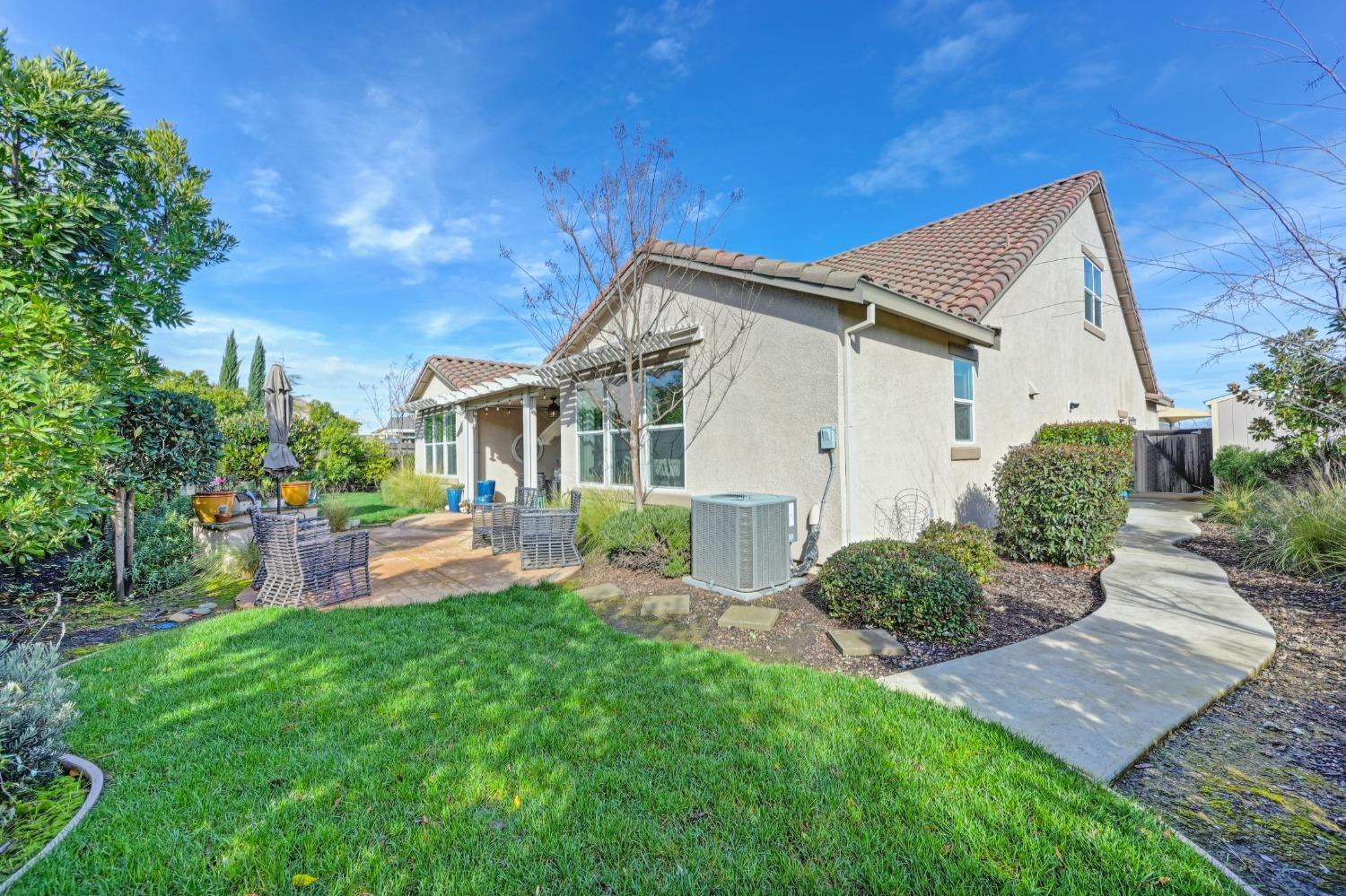 1352 Grand Junction Way