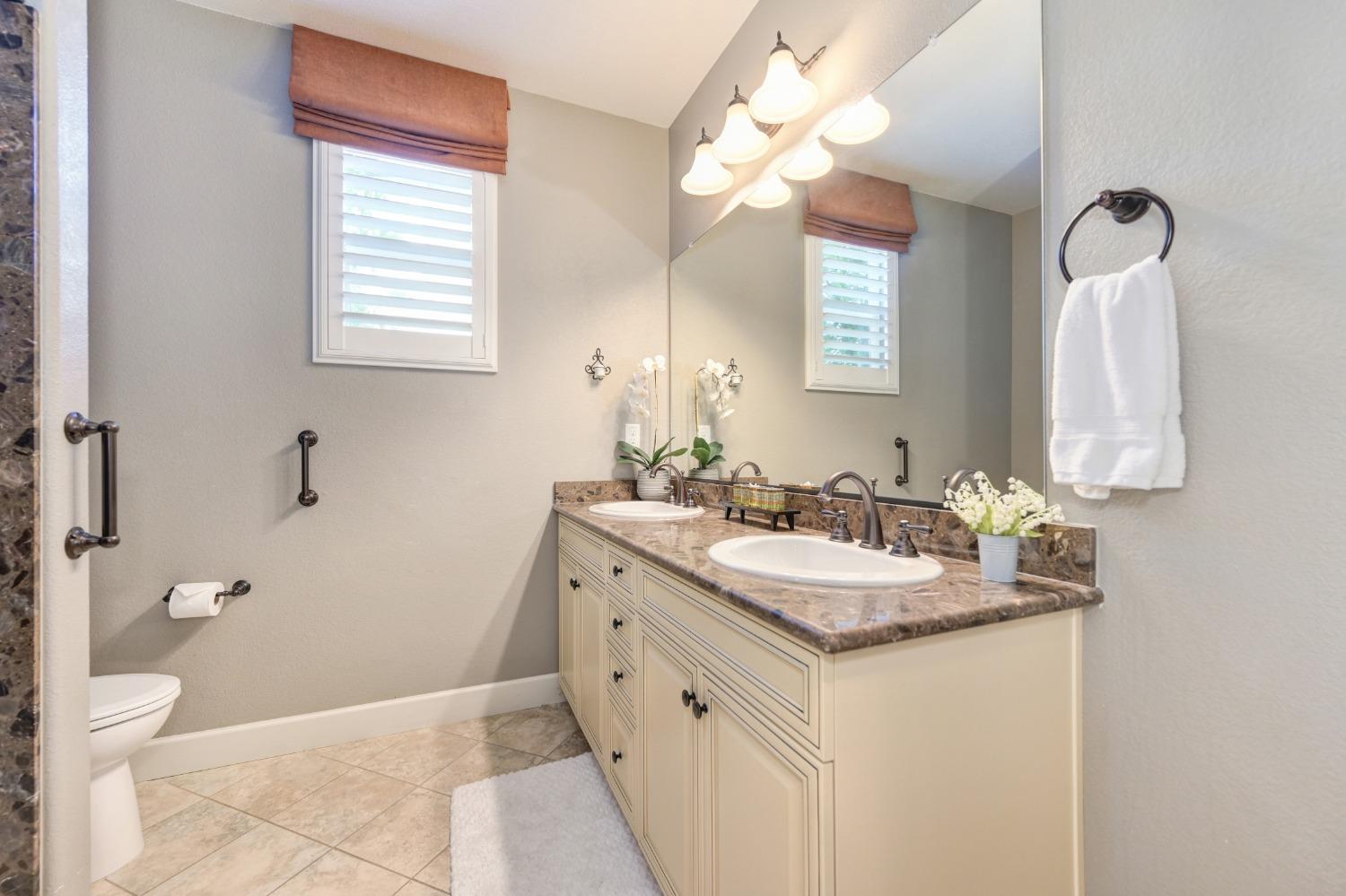 1352 Grand Junction Way