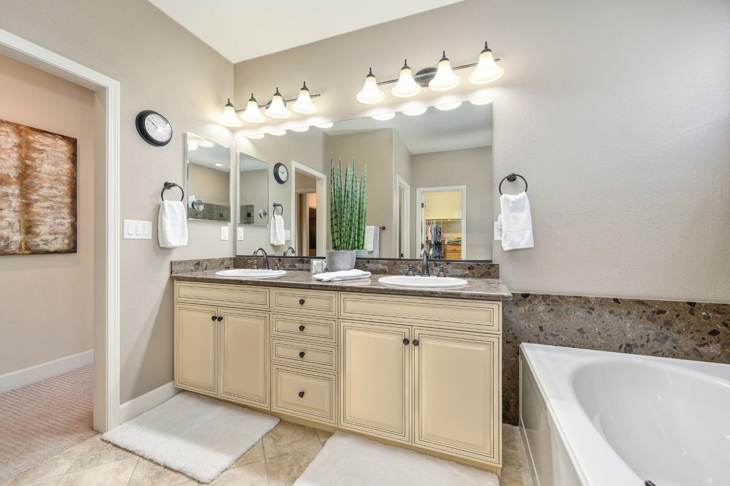 1352 Grand Junction Way