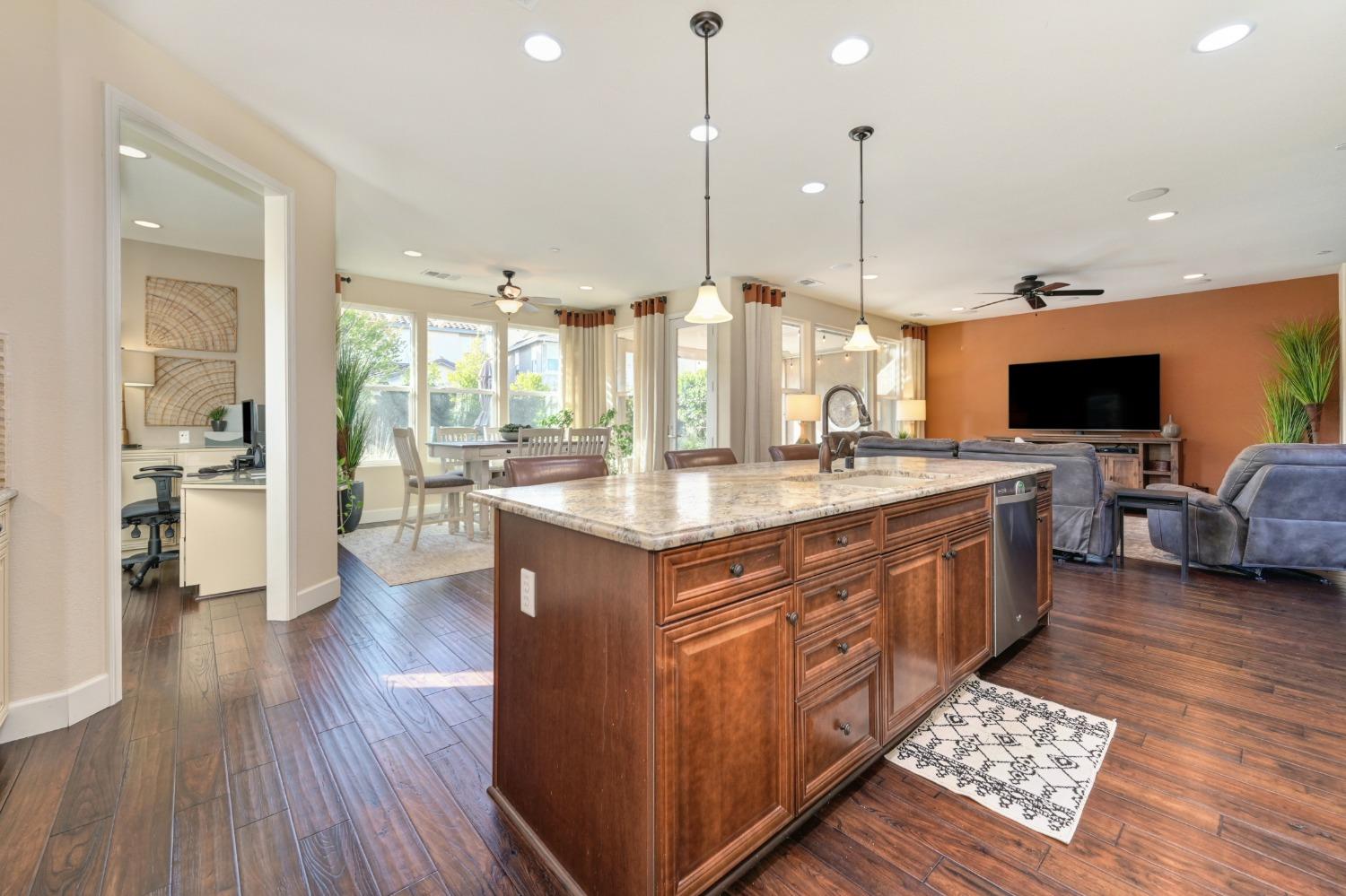 1352 Grand Junction Way