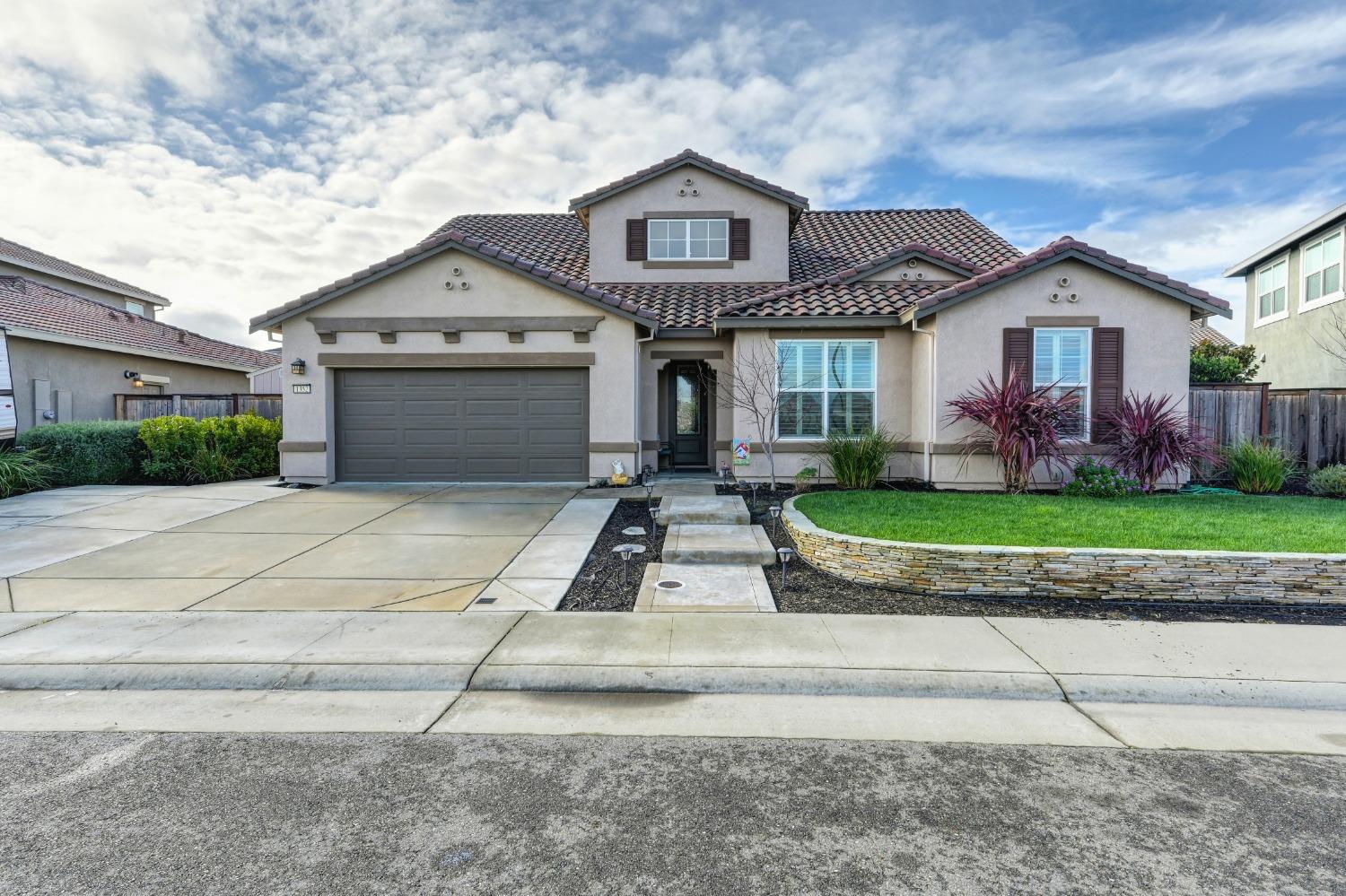 1352 Grand Junction Way